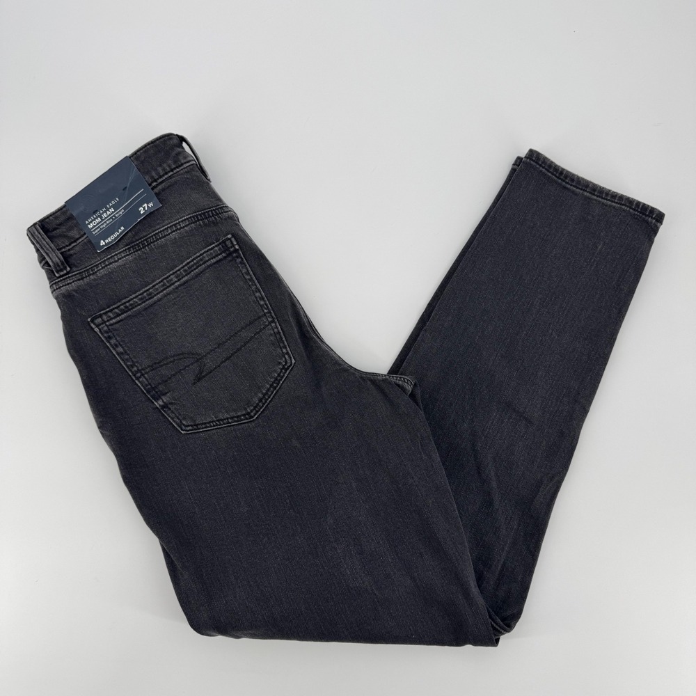 American Eagle Super High-Rise Strigid Mom Jeans Black Magic 4 Regular 27W 5794